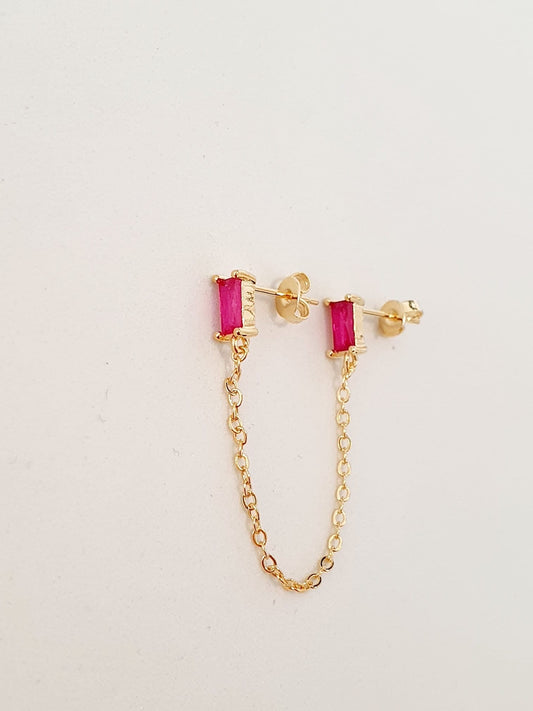 Doppio lobetto baguette “Tie” in argento 925 placcato oro 18kt con pietre rosse - 333HOPE333