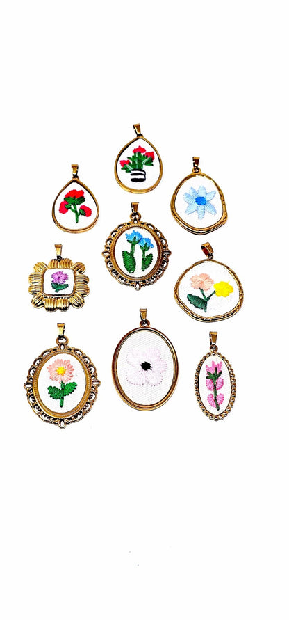 Charm Ricamato con Base Gold - 333HOPE333
