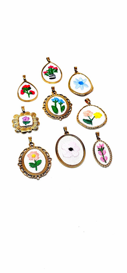 Charm Ricamato con Base Gold - 333HOPE333