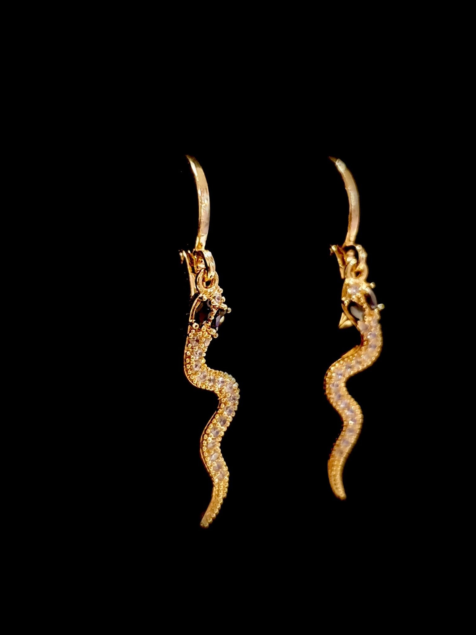 Coppia di mini hoops “Snake” gold con occhi neri - 333HOPE333